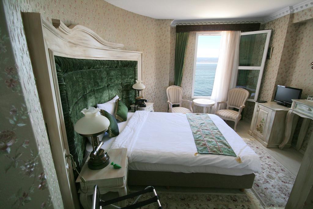 Trilyali Butik Hotel Tirilye Esterno foto