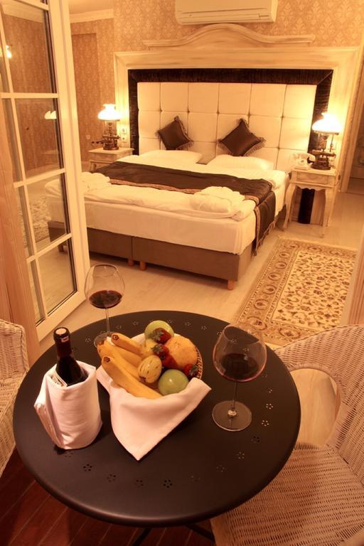 Trilyali Butik Hotel Tirilye Esterno foto