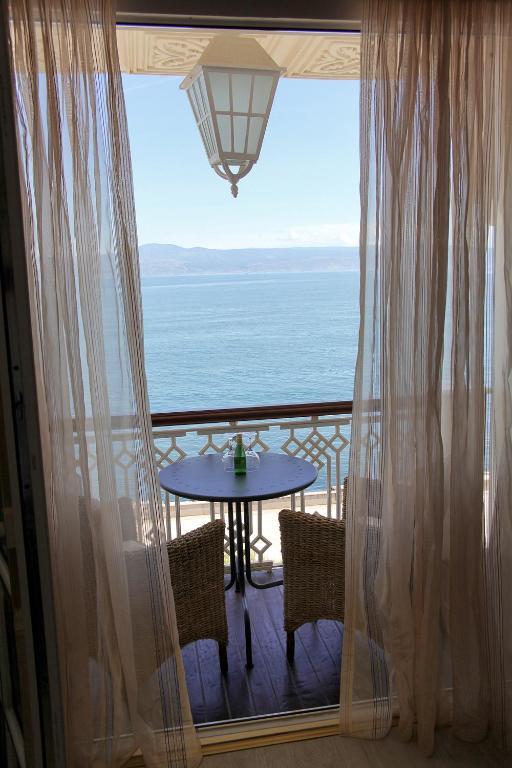 Trilyali Butik Hotel Tirilye Esterno foto